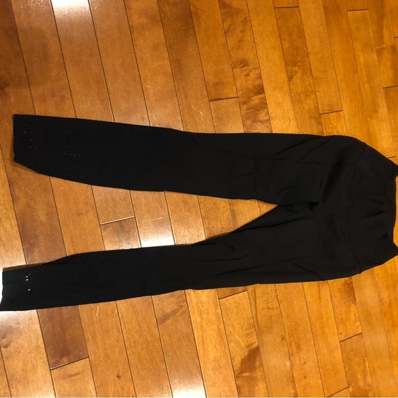 Lululemon super cute black leggings - Picture 3 of 4